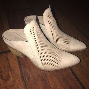 Off white heeled muled